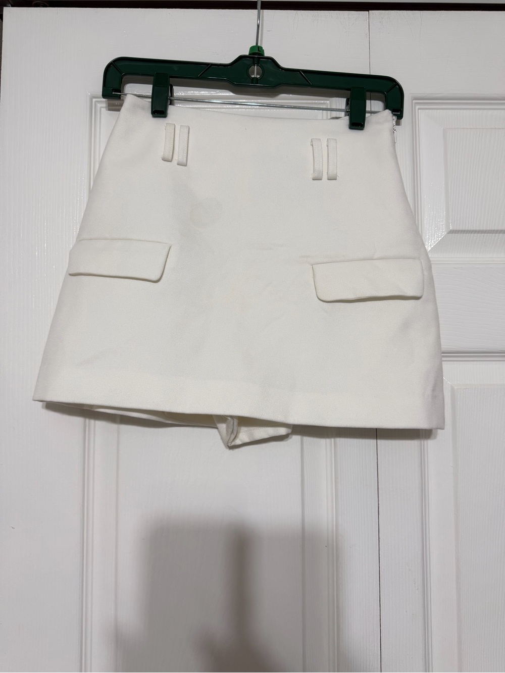 DISSH Brooklyn white skort tailored belt loops size 4